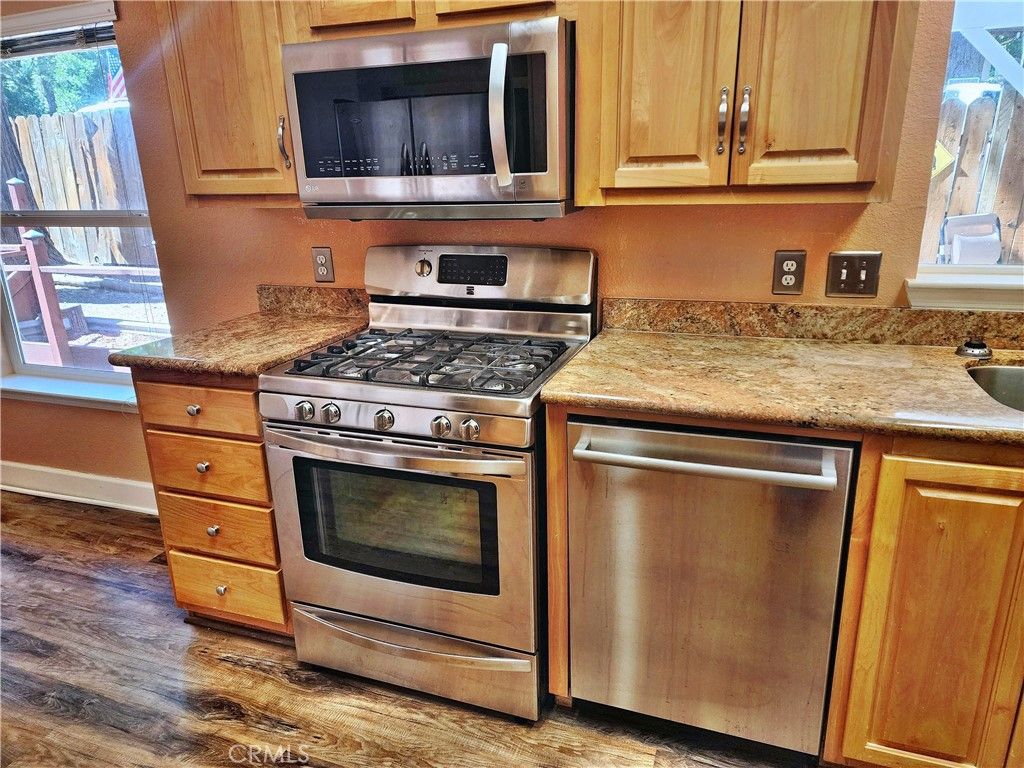 Image 26 of property listing at 14844 Crescent Drive, Magalia, CA 95954