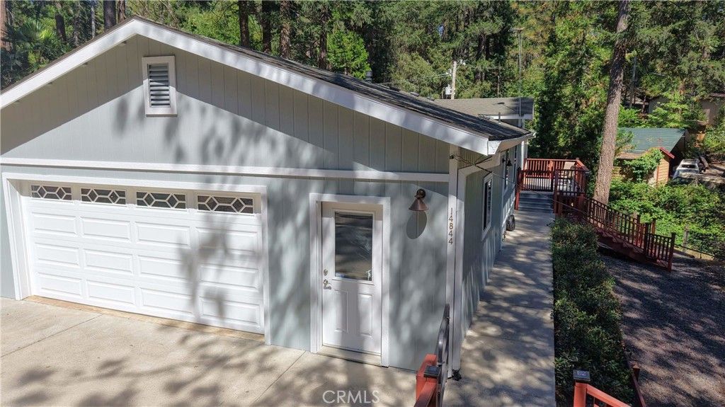 Image 4 of property listing at 14844 Crescent Drive, Magalia, CA 95954