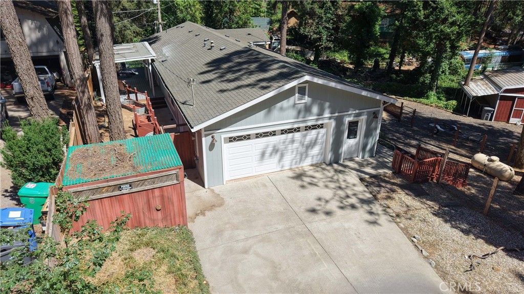 Image 6 of property listing at 14844 Crescent Drive, Magalia, CA 95954