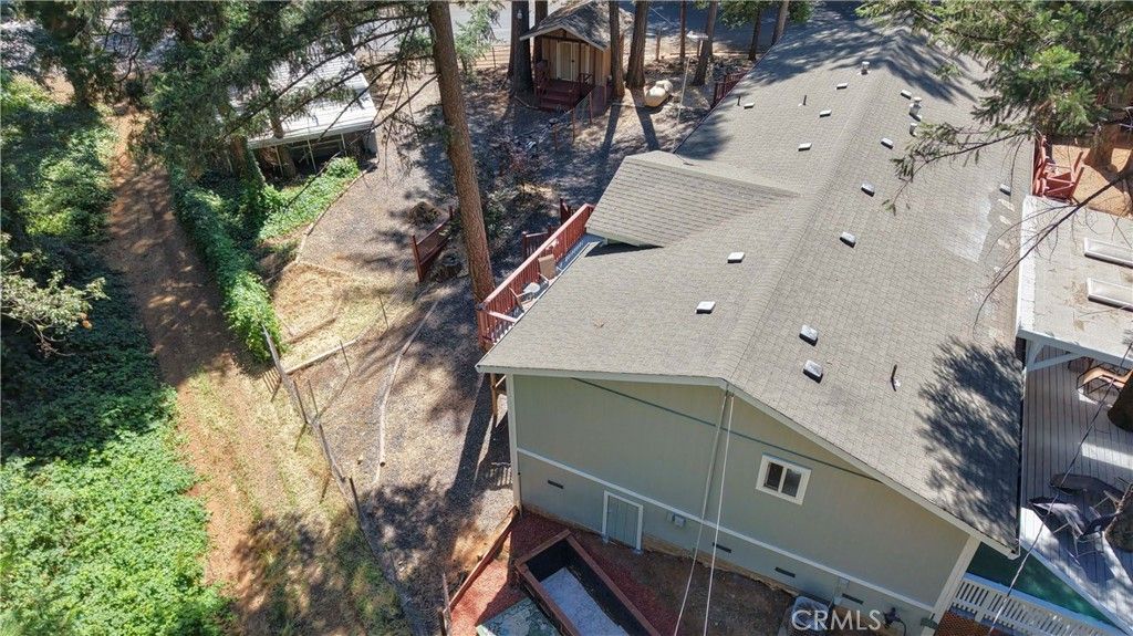 Image 9 of property listing at 14844 Crescent Drive, Magalia, CA 95954