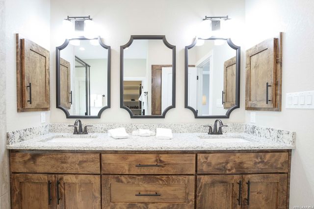 139 JACKSON CRK, Canyon Lake, TX 78133