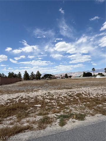 5280 East CHASEMOOR Street, Pahrump, NV 89061