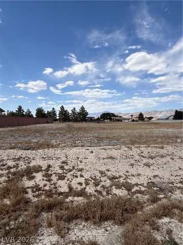 5280 East CHASEMOOR Street, Pahrump, NV 89061