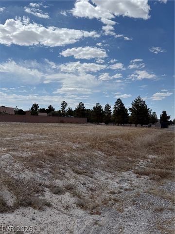 5280 East CHASEMOOR Street, Pahrump, NV 89061