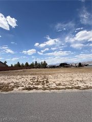 5280 East CHASEMOOR Street, Pahrump, NV 89061