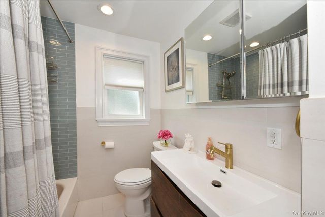 383 Violet Street, Massapequa Park, NY 11762