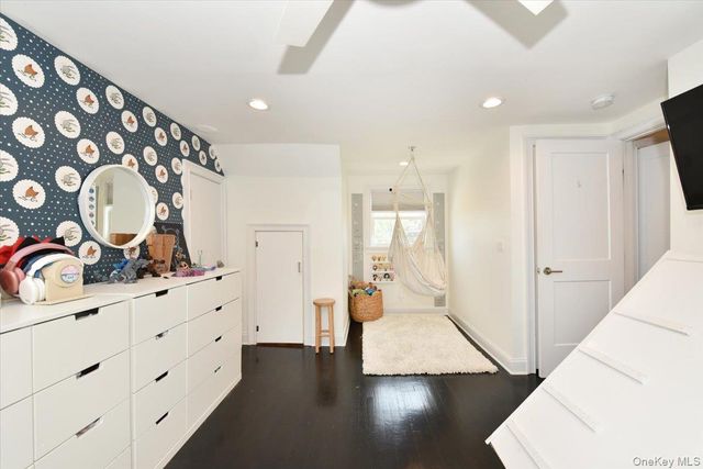 383 Violet Street, Massapequa Park, NY 11762