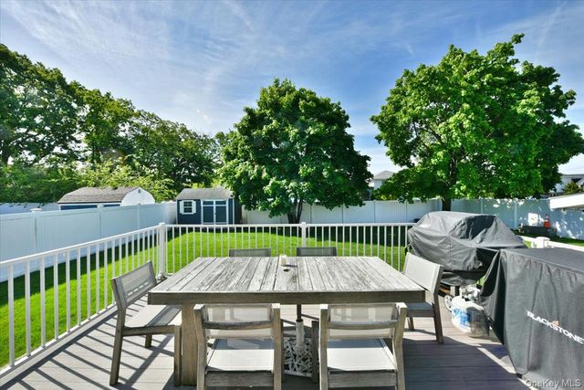 383 Violet Street, Massapequa Park, NY 11762