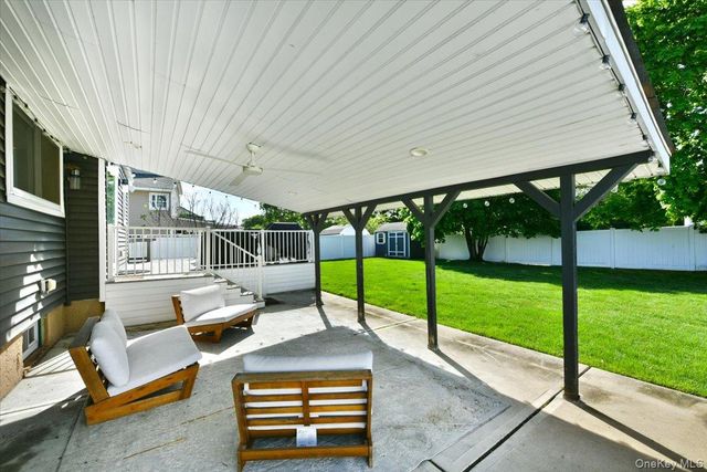 383 Violet Street, Massapequa Park, NY 11762