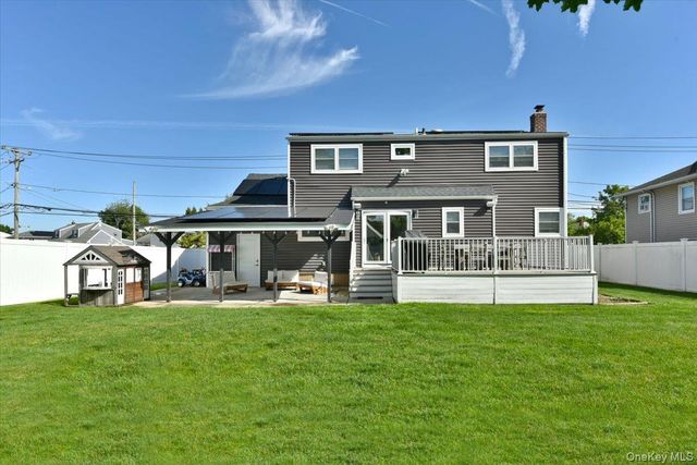 383 Violet Street, Massapequa Park, NY 11762