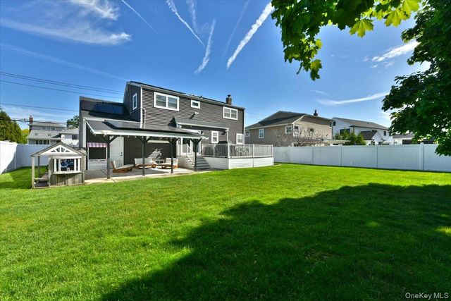 383 Violet Street, Massapequa Park, NY 11762