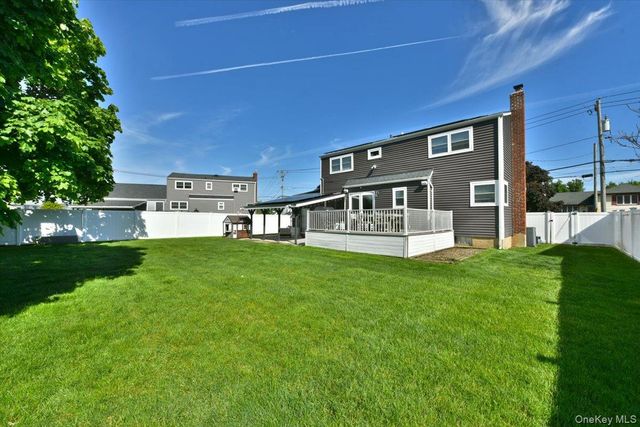 383 Violet Street, Massapequa Park, NY 11762