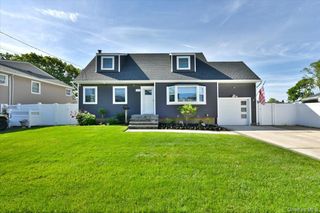383 Violet Street, Massapequa Park, NY 11762
