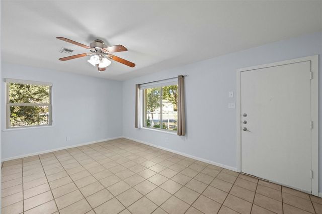 3713 Menchaca RD A, Austin, TX 78704