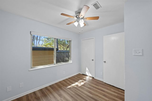 3713 Menchaca RD A, Austin, TX 78704