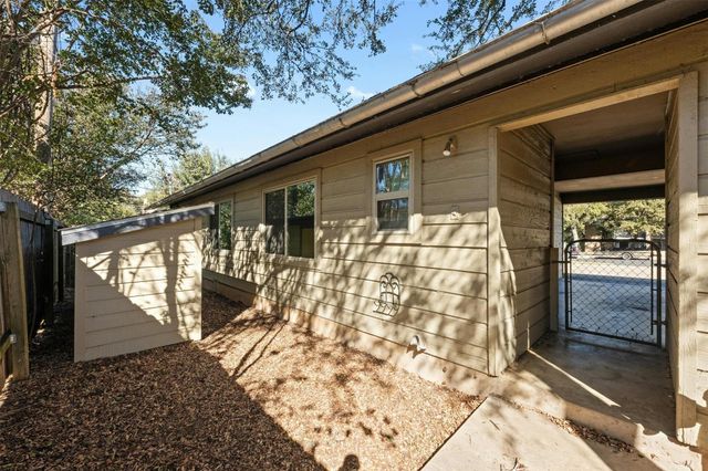 3713 Menchaca RD A, Austin, TX 78704