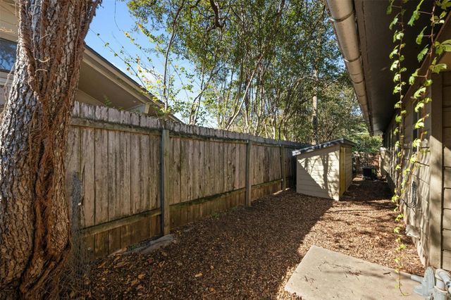 3713 Menchaca RD A, Austin, TX 78704