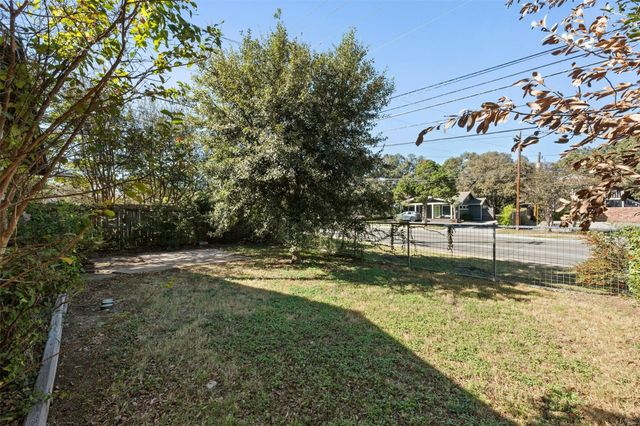 3713 Menchaca RD A, Austin, TX 78704