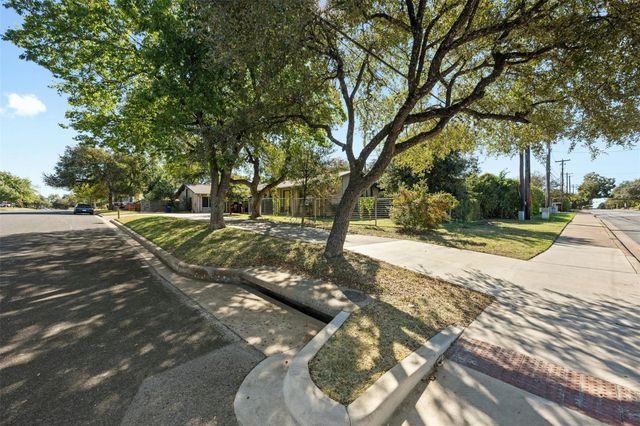 3713 Menchaca RD A, Austin, TX 78704