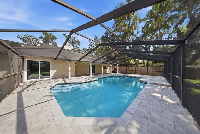 2104 DOEFIELD COURT, Valrico, FL 33596