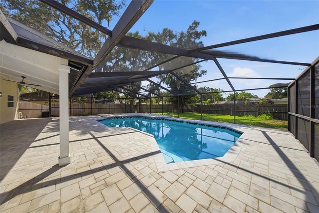 2104 DOEFIELD COURT, Valrico, FL 33596