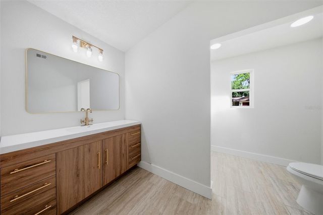 2104 DOEFIELD COURT, Valrico, FL 33596