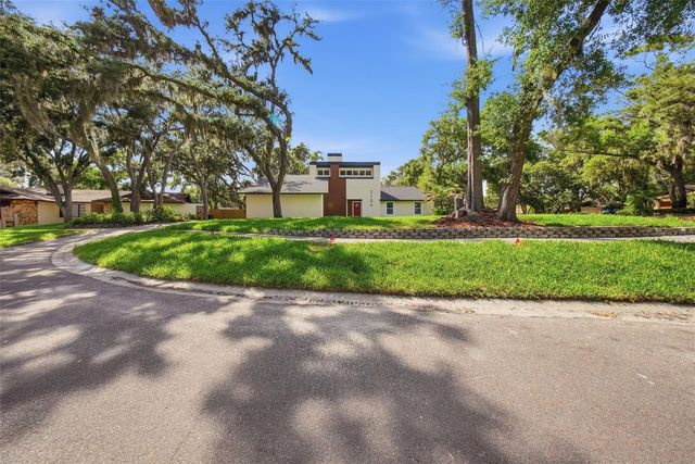 2104 DOEFIELD COURT, Valrico, FL 33596