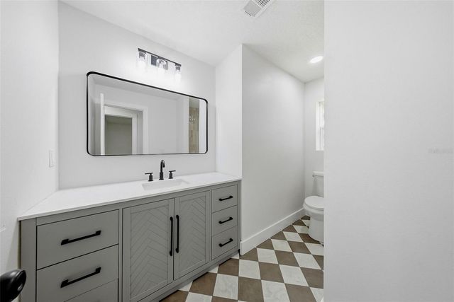 2104 DOEFIELD COURT, Valrico, FL 33596