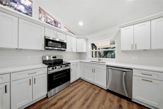 2104 DOEFIELD COURT, Valrico, FL 33596