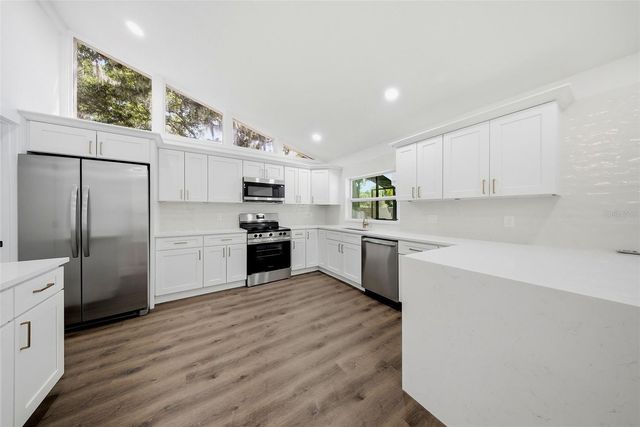 2104 DOEFIELD COURT, Valrico, FL 33596