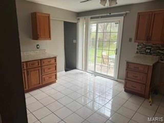 11632 Las Ladera Drive, Florissant, MO 63033