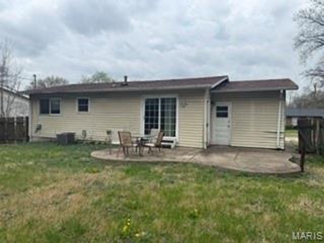 11632 Las Ladera Drive, Florissant, MO 63033