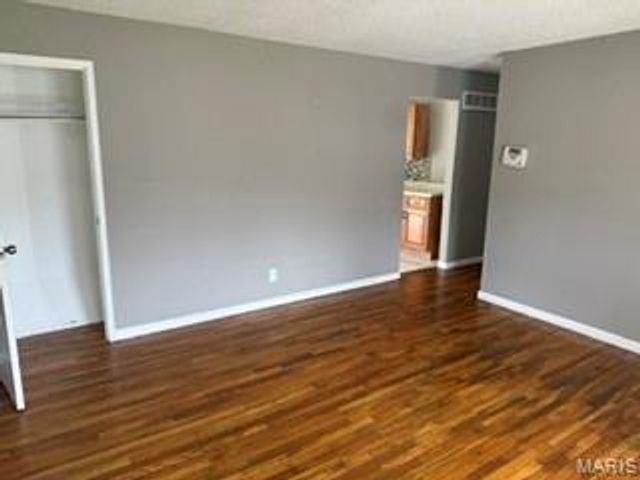 11632 Las Ladera Drive, Florissant, MO 63033