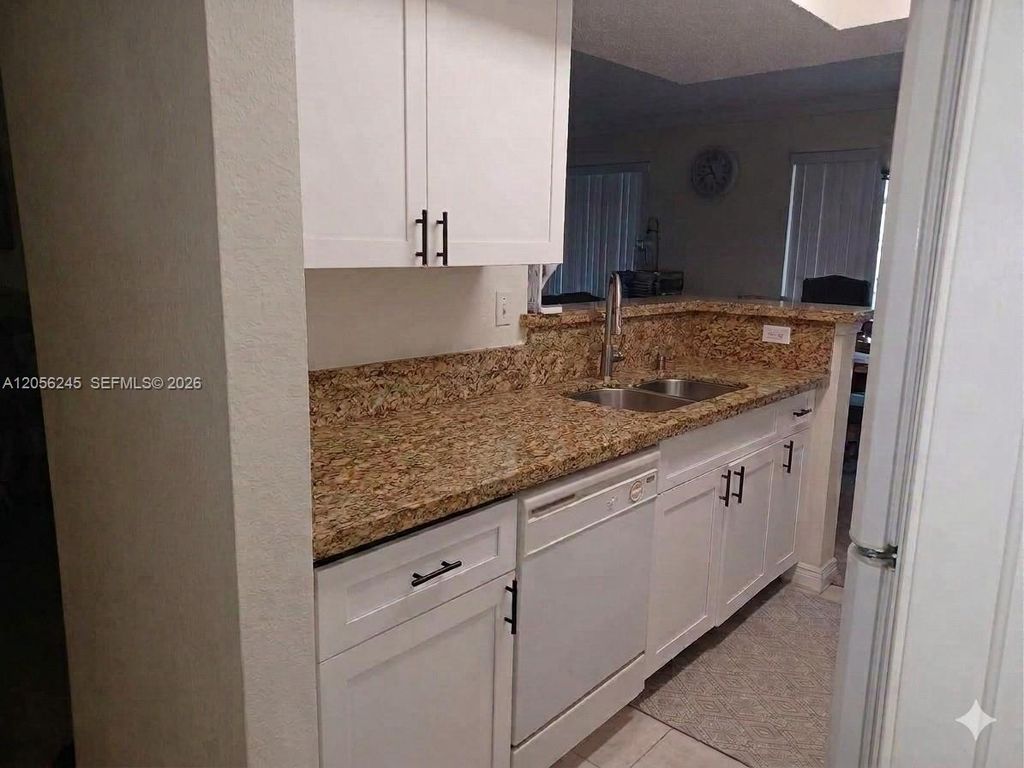 15599 SW 106th Lane 1207, Miami, FL 33196