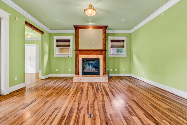 6060 Roycroft DR, Roanoke, VA 24018