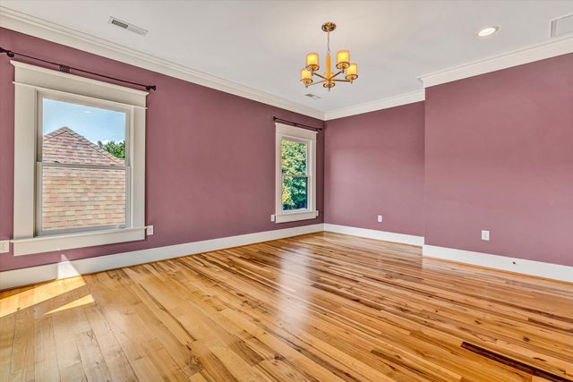 6060 Roycroft DR, Roanoke, VA 24018