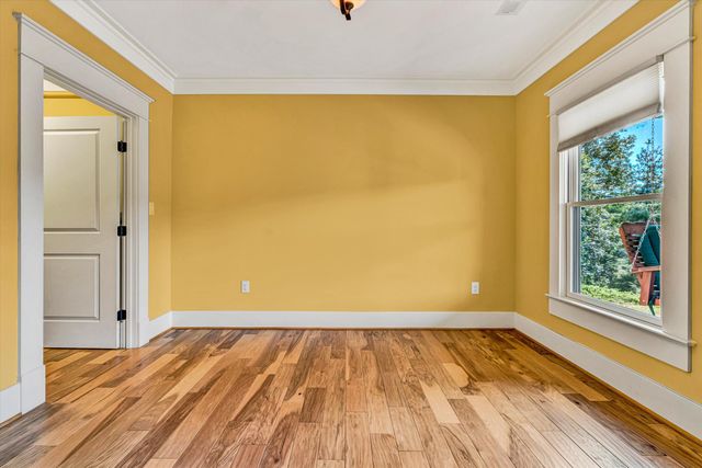 6060 Roycroft DR, Roanoke, VA 24018