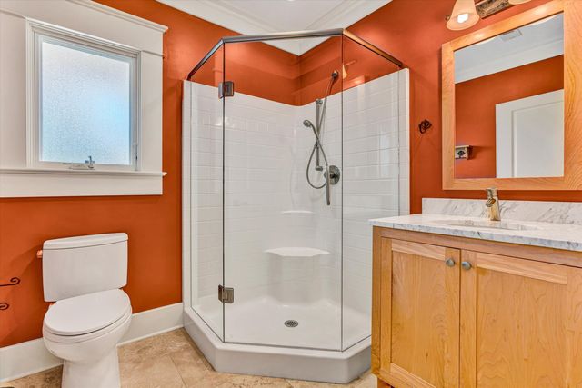 6060 Roycroft DR, Roanoke, VA 24018