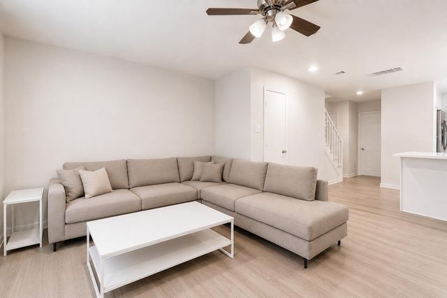 3814 Southway DR, Austin, TX 78704