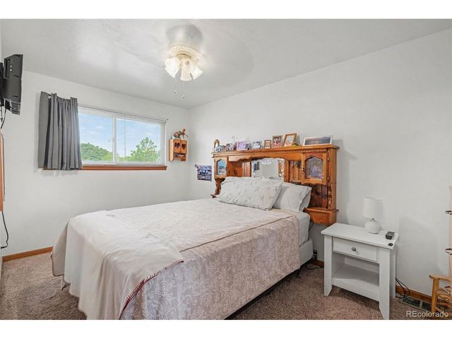 1014 Nepal St, Aurora, CO 80018