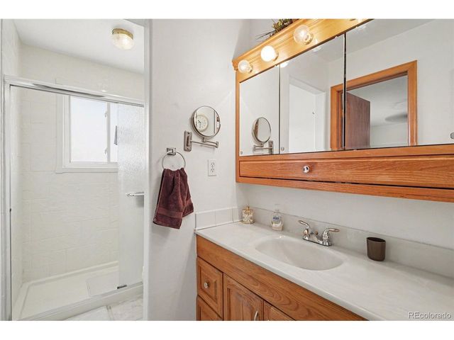 1014 Nepal St, Aurora, CO 80018