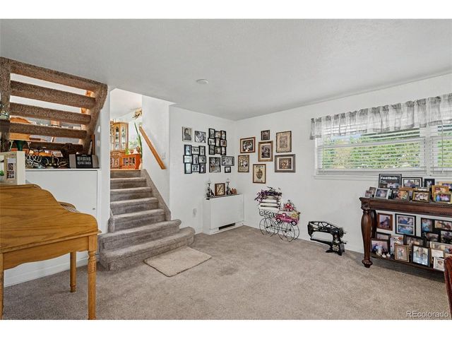 1014 Nepal St, Aurora, CO 80018
