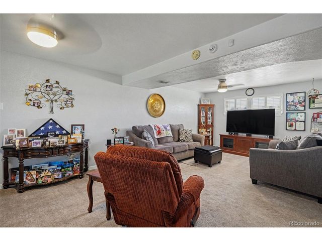 1014 Nepal St, Aurora, CO 80018
