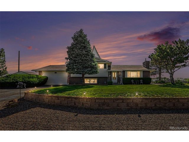 1014 Nepal St, Aurora, CO 80018