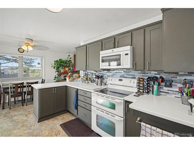 1014 Nepal St, Aurora, CO 80018