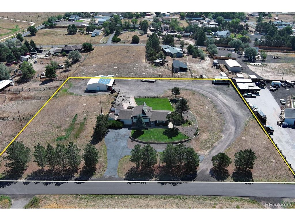 1014 Nepal St, Aurora, CO 80018