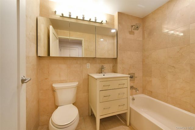 10620 70th Avenue 2D, Forest Hills, NY 11375