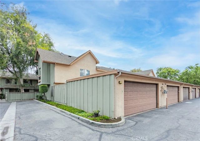 20126 Runnymede Street 22, Winnetka, CA 91306