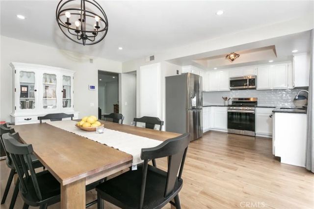 20126 Runnymede Street 22, Winnetka, CA 91306
