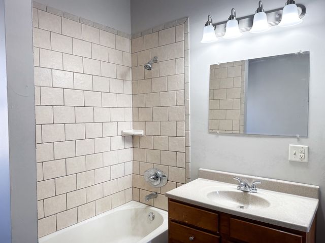 712 N Roosevelt Street, Bloomington, IL 61701